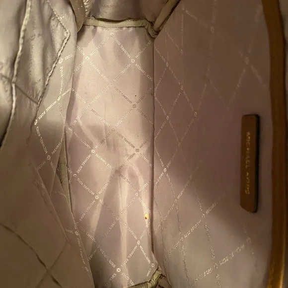 Michael Kors Large backpack purse White/cream and Tan with Gold zippers - Picture 2 of 12